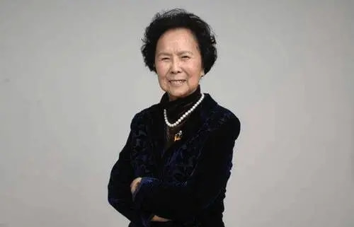 "铁扇公主"王凤霞:嫁给"孙悟空"惹人羡,然而38岁消香玉陨