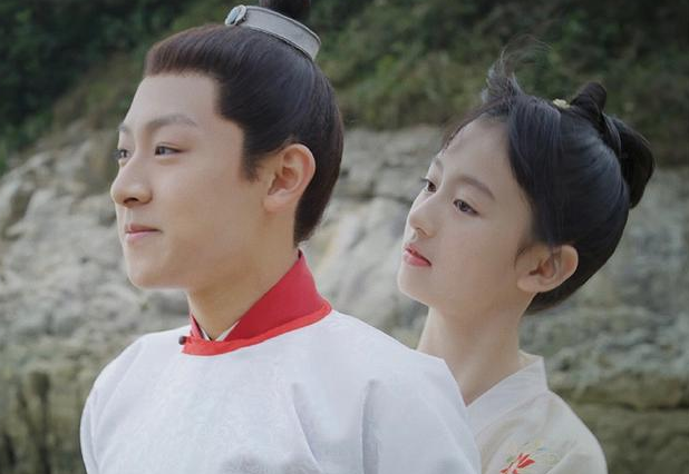 00后童星长大面临尴尬，有人资源逆天，有人高颜值无人捧，意难平