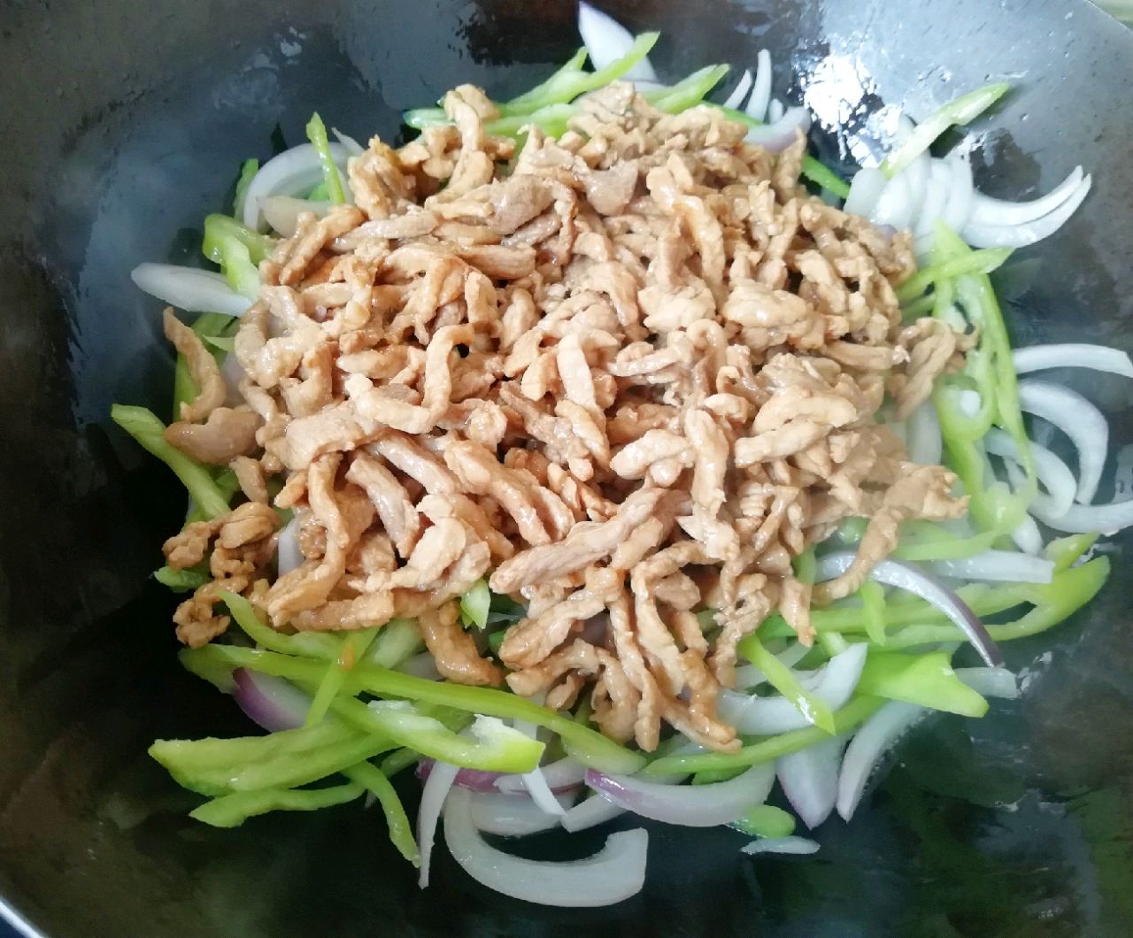 孜然肉片怎么做（教你做焦香脆口的孜然炒肉）