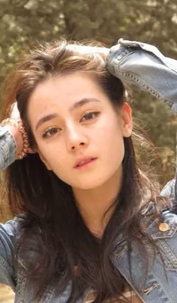 一代俏佳人：迪尼热巴，未成名前和成名后的颜值大比拼