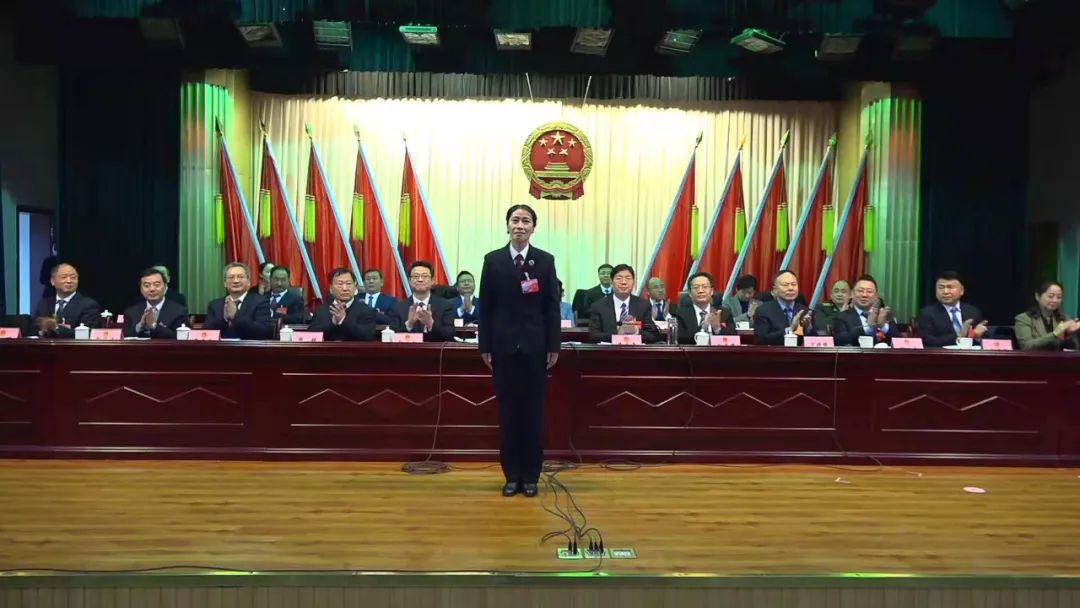 【两会快讯】刚刚！李光菊同志全票当选为镜湖区人民检察院检察长