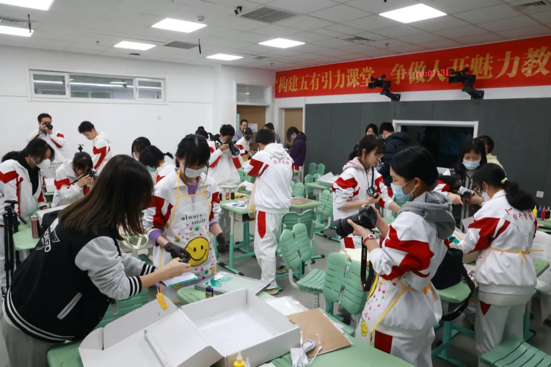 科学影像师生科学传播与创新创作能力提升工作坊 一本书的诞生举办