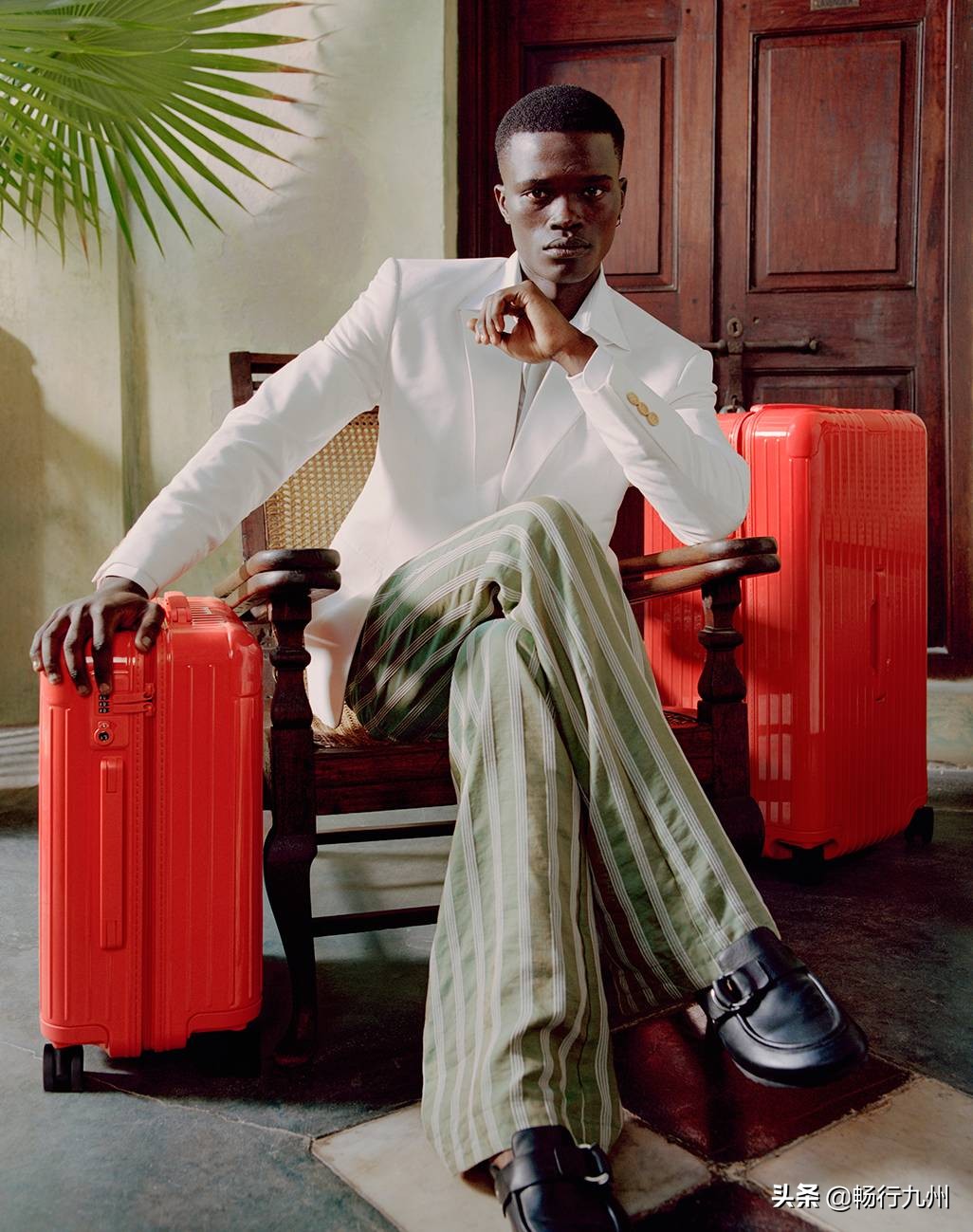 RIMOWA 以坦桑尼亚的非洲风情为灵感，带来全新配色的行李箱