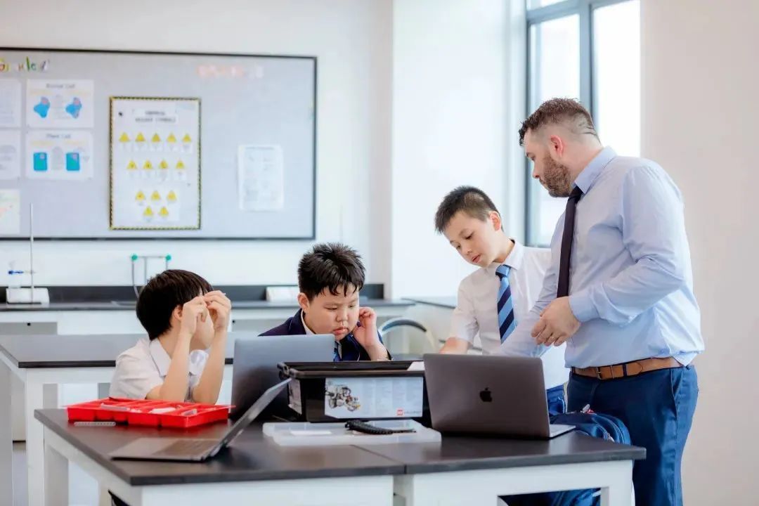 爱莎文华A Level (含国际艺术班) 招生简章