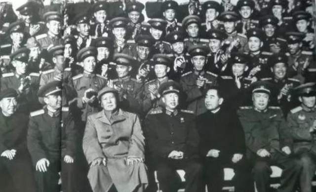 青史著功勋，千秋载辉煌：1955年大授衔，我国是如何确定军衔等级