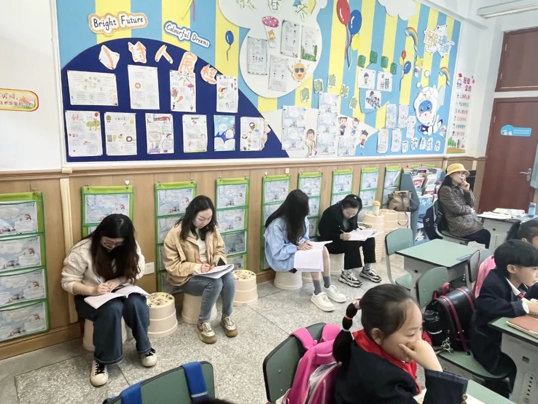 双流区英语教研员尚梅林莅临双实外指导二年级英语区级公开课