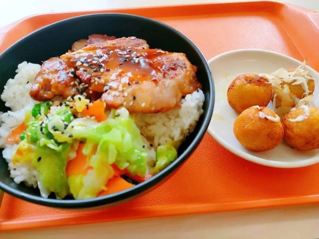 高考必胜！坐拥3个地铁站，食堂比男寝还多！2022，北师大等你赴约！