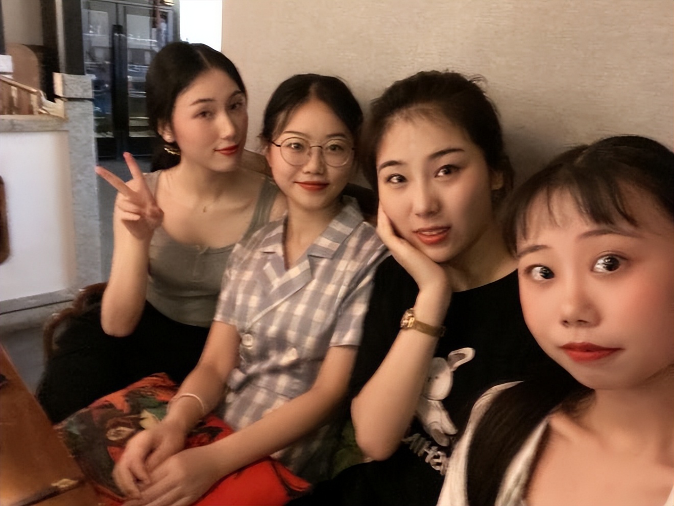 火了！重庆高校4个宿舍、16位女神学霸，集体考研名校，还来自同一学院！