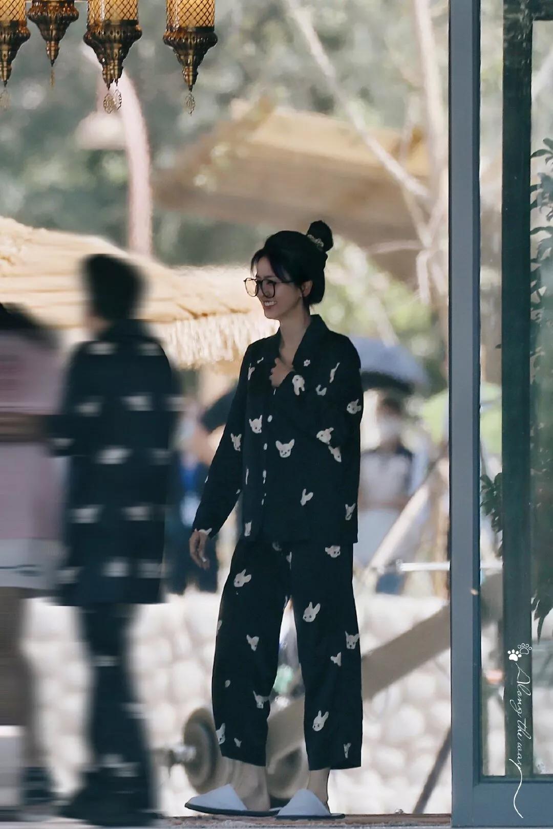 白鹿跑男睡衣路透