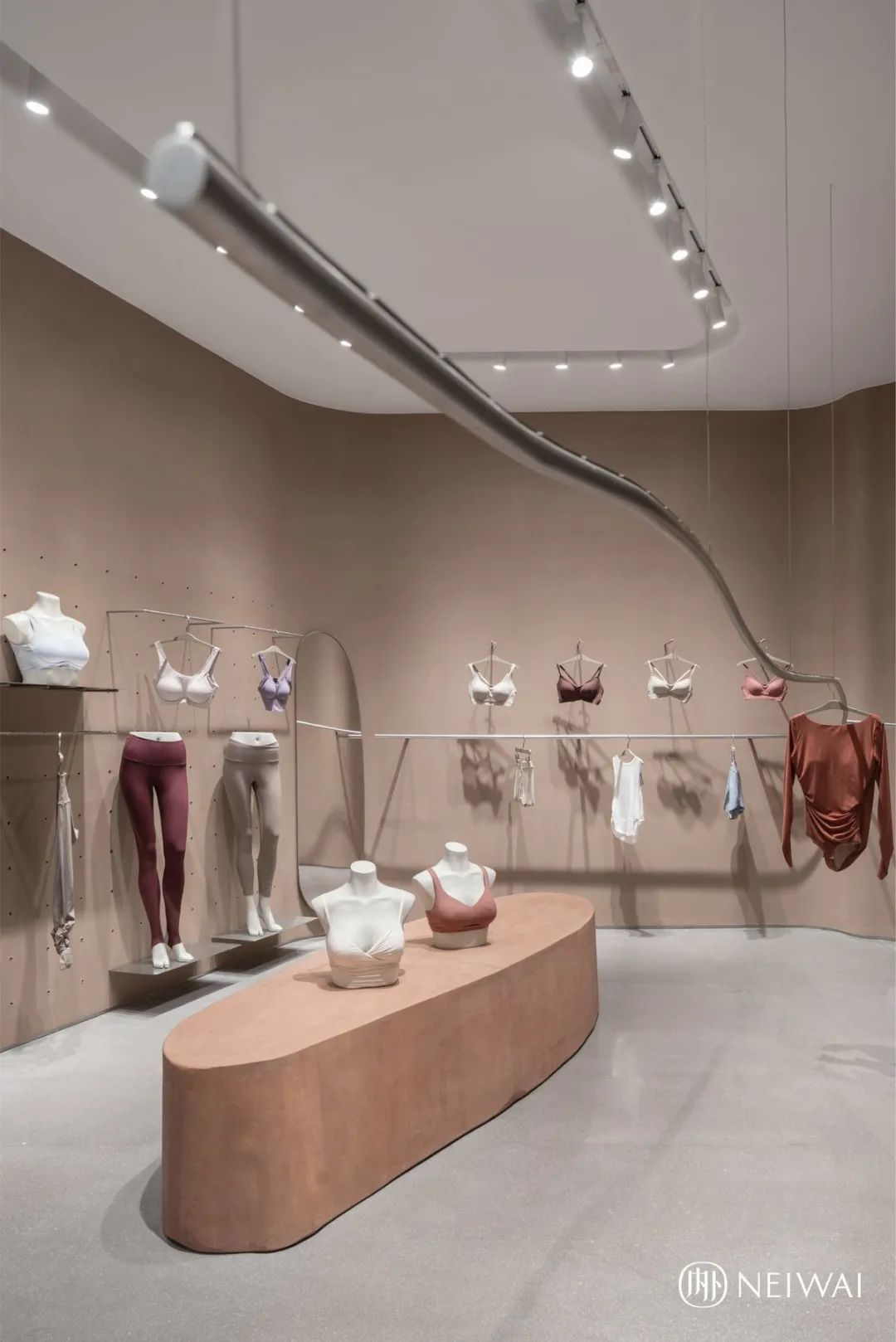 Z世代3.0时代，推动实体零售新招“沉浸式体验”卖场将成为新宠