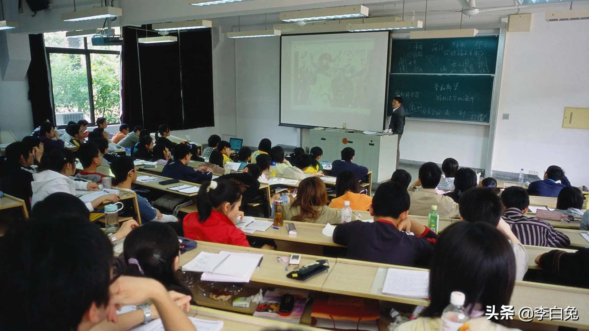 11年小伙被武汉大学“录取”，上学4年后蒙了，学校：没录取你啊