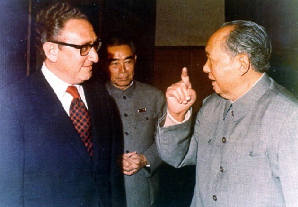 1970年毛主席连烧“两把大火”，尼克松会意，急派基辛格访华