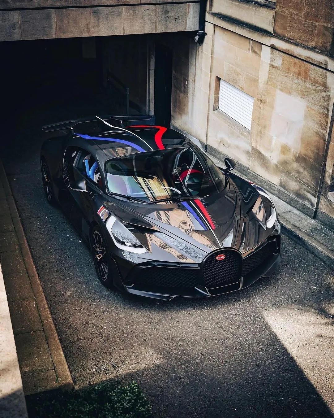 《高清豪车手机壁纸系列》布加迪遇到保时捷和法拉利