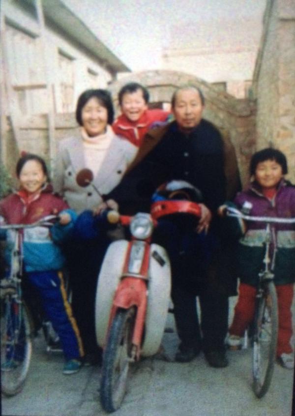 2014年，衡水三姐妹举报恩人：9年前父母遇害，600万家产被他侵占