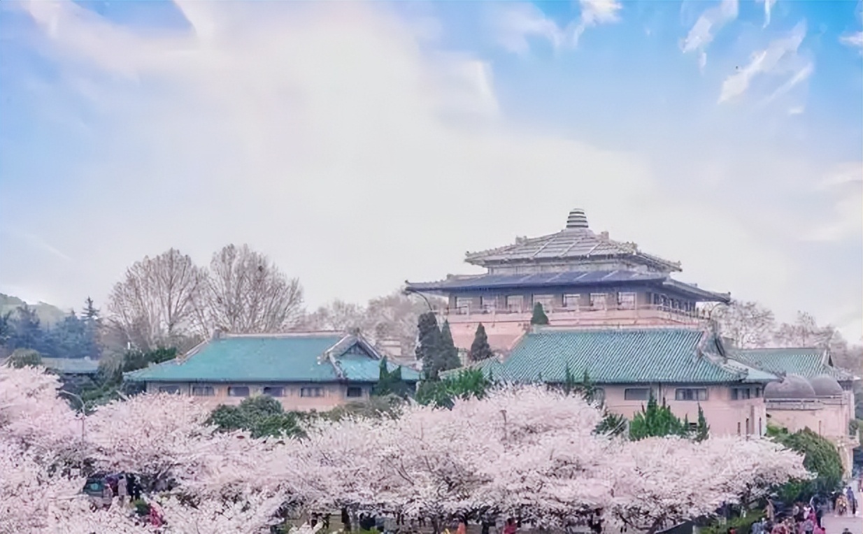 华中地区高校排名公布！华中科技大学痛失榜首，武汉大学逆袭翻盘