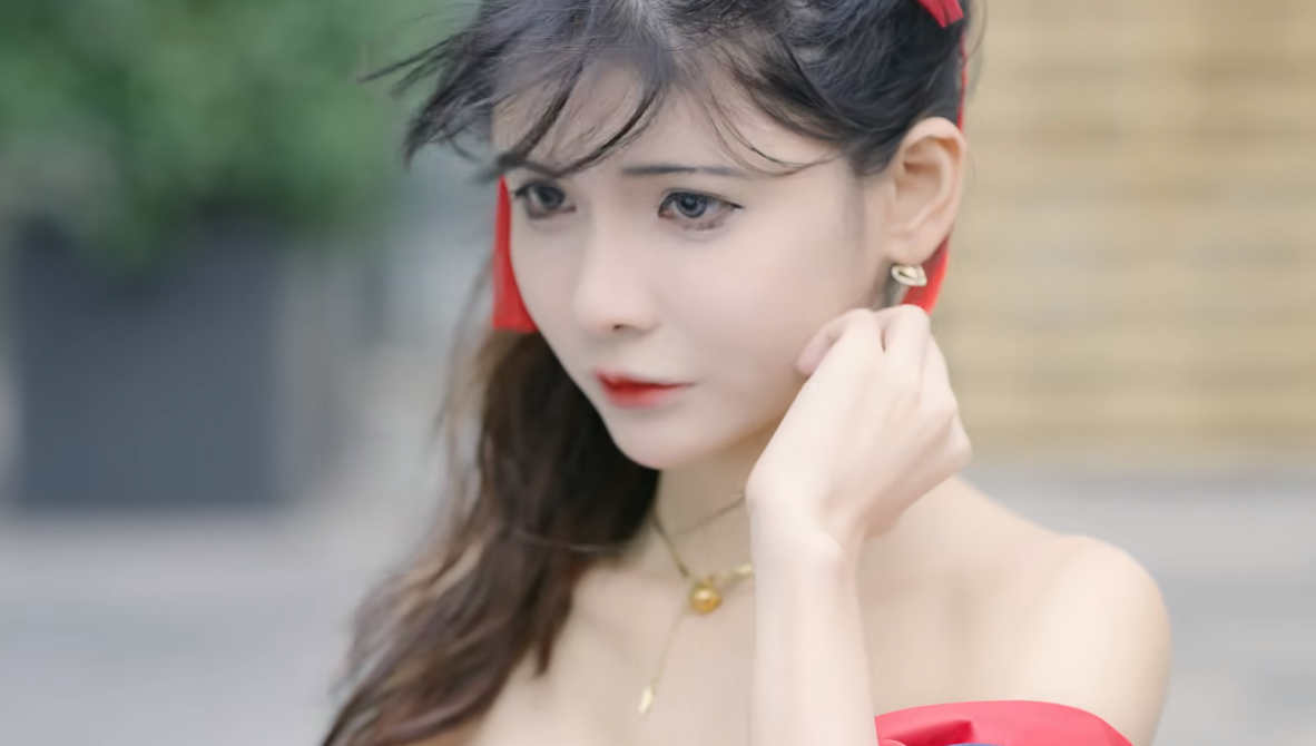 百万粉丝的“狗头萝莉”晒穿搭视频却被喷“茶艺大师”-哪边嗨