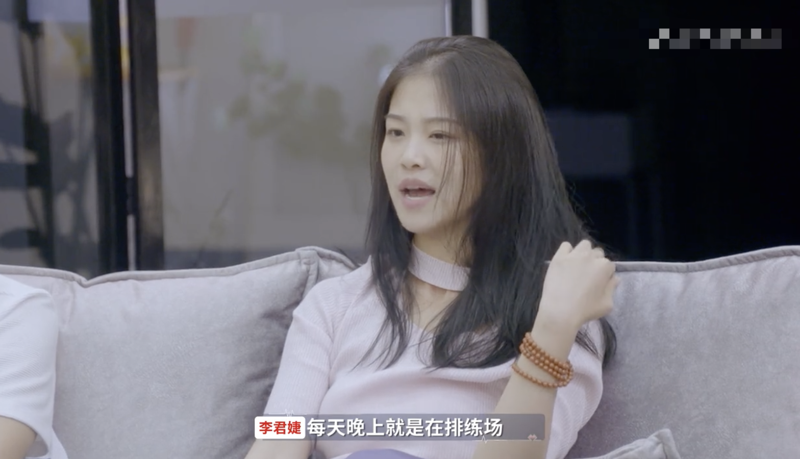 《心动的信号1》李君婕为何一直撩头发？二刷才看懂她最自卑