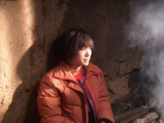 15年后再看《盲山》才懂：被拐卖的女大学生白雪梅为何逃不出大山