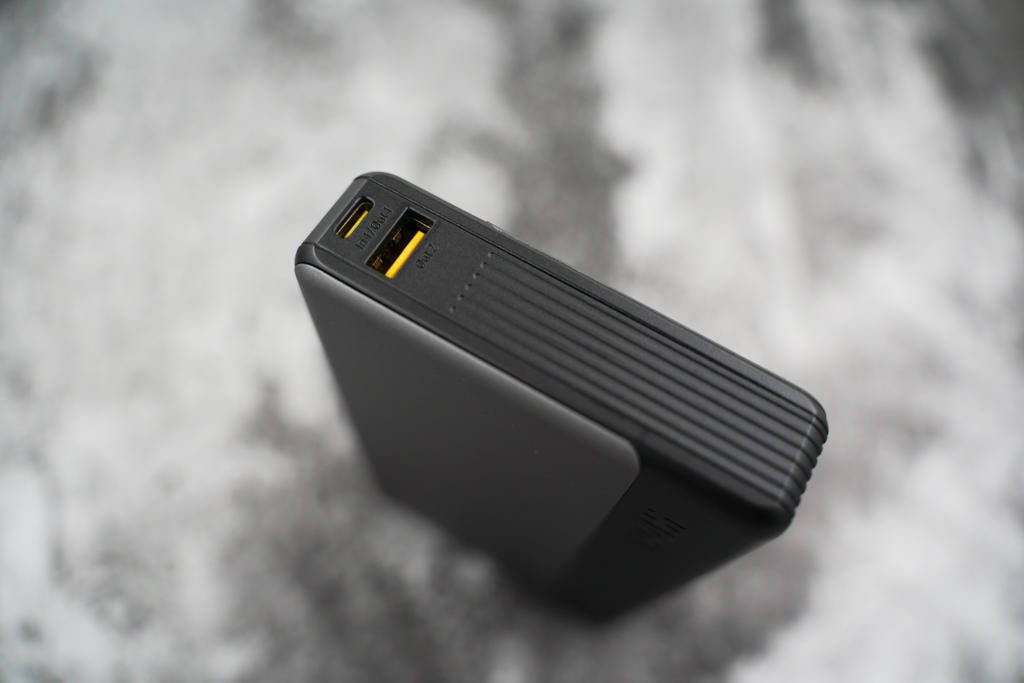2小时充满？！Aohi 3万毫安时双向100W PD充电宝实测体验