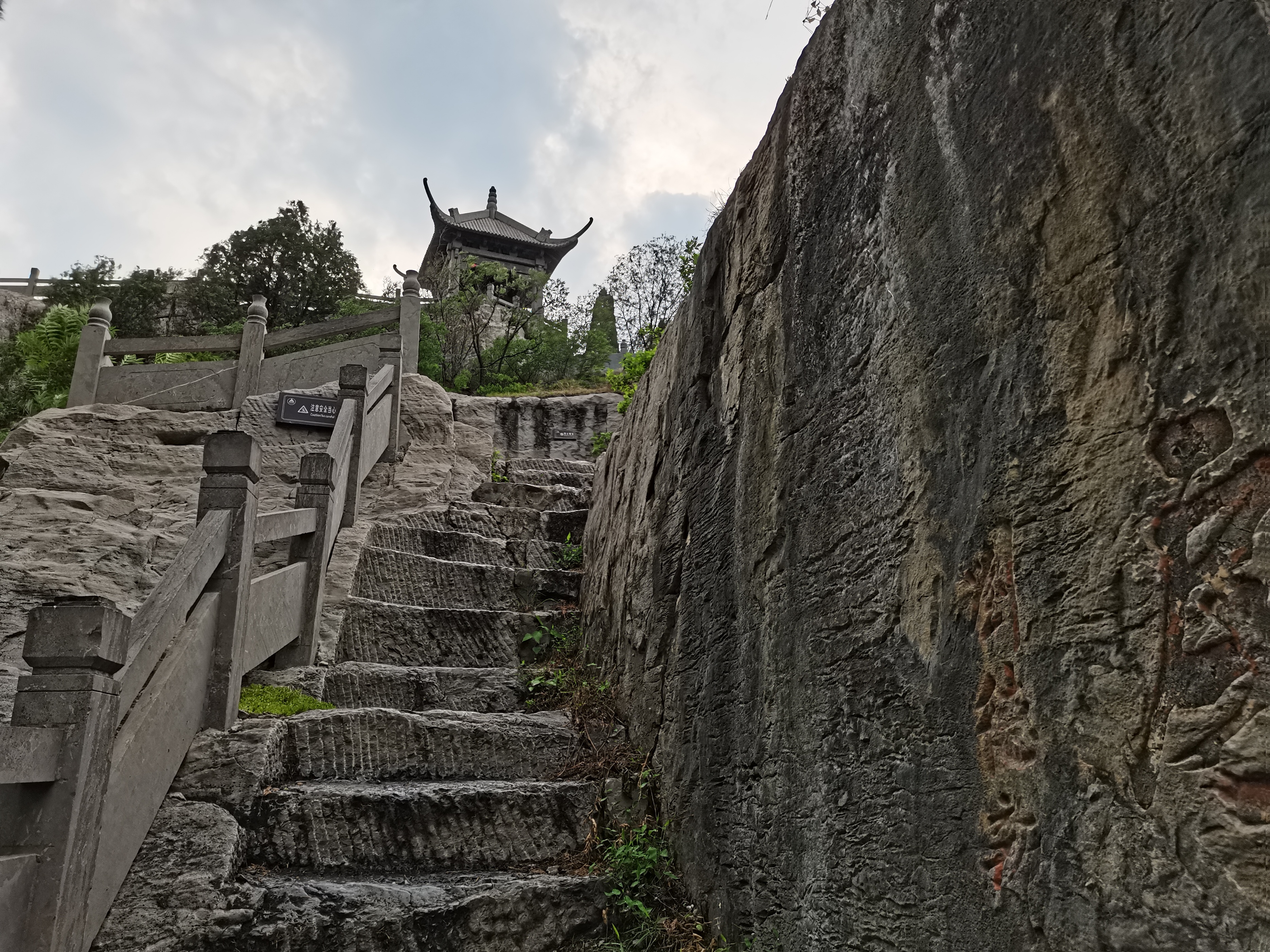 位于豫北地区的黎阳东山,必须打卡的禹贡名山——大伾山(二)