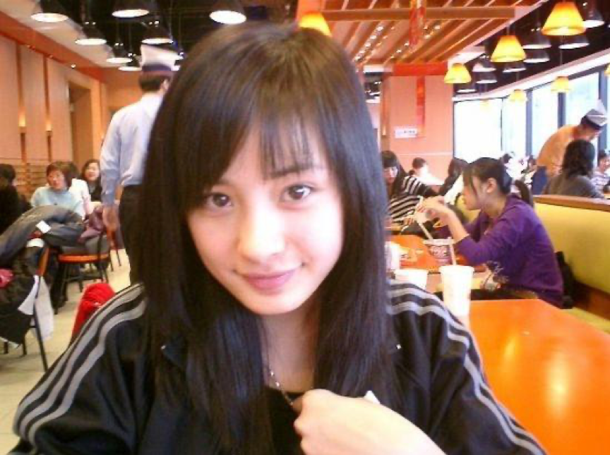 女明星十几岁的“少女之美”，干净清淡、浑然天成，我出不去了