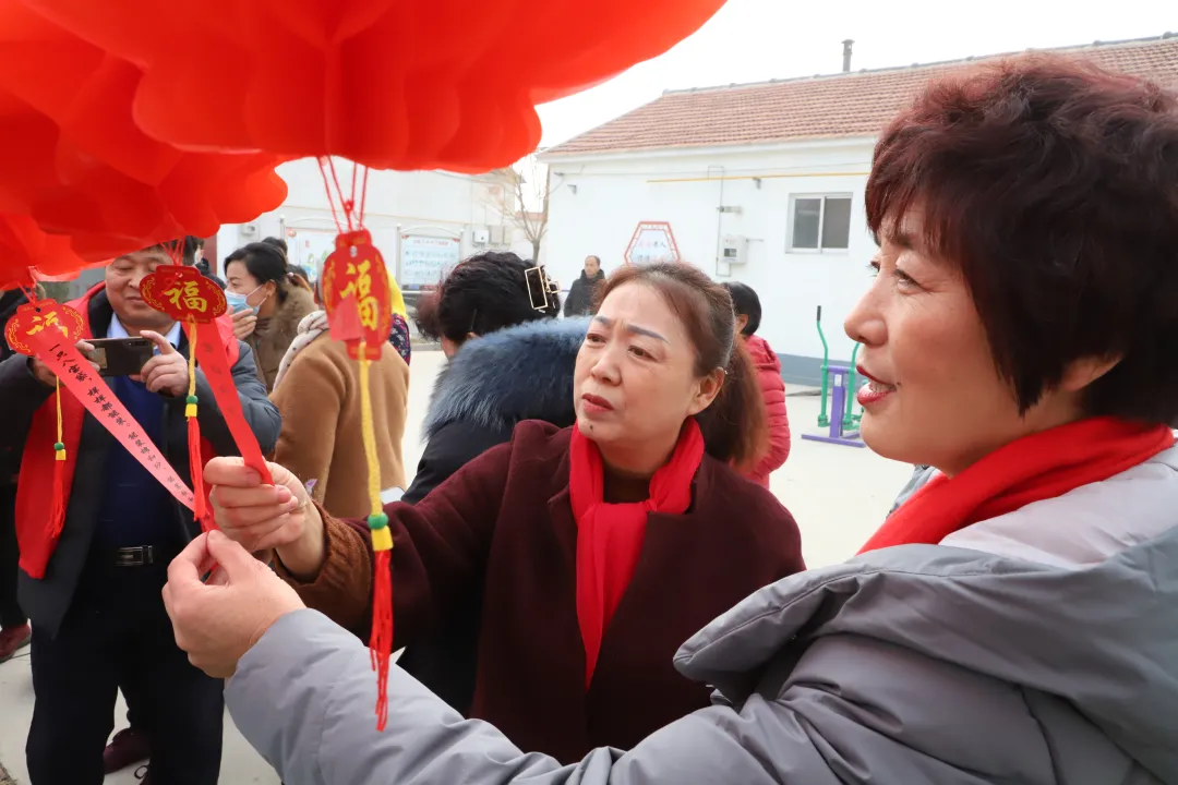 滨城区滨北街道开展元宵节关爱老年人公益活动