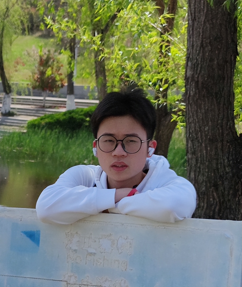 奖状铺满地！江苏学霸宿舍：1人保研，3人考研，全员985名校深造