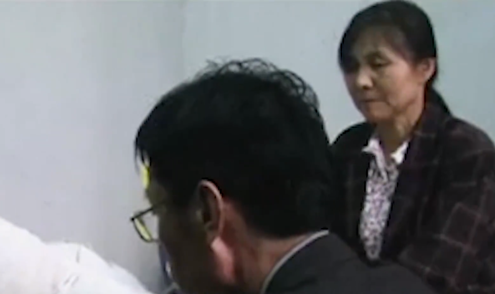 2011年大学生嗜游戏如命，沉溺网吧10年不成人形，归家5天后惨死