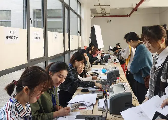 多所学校取消考研学生拟录取名额，有两校又突然补录，福祸相依