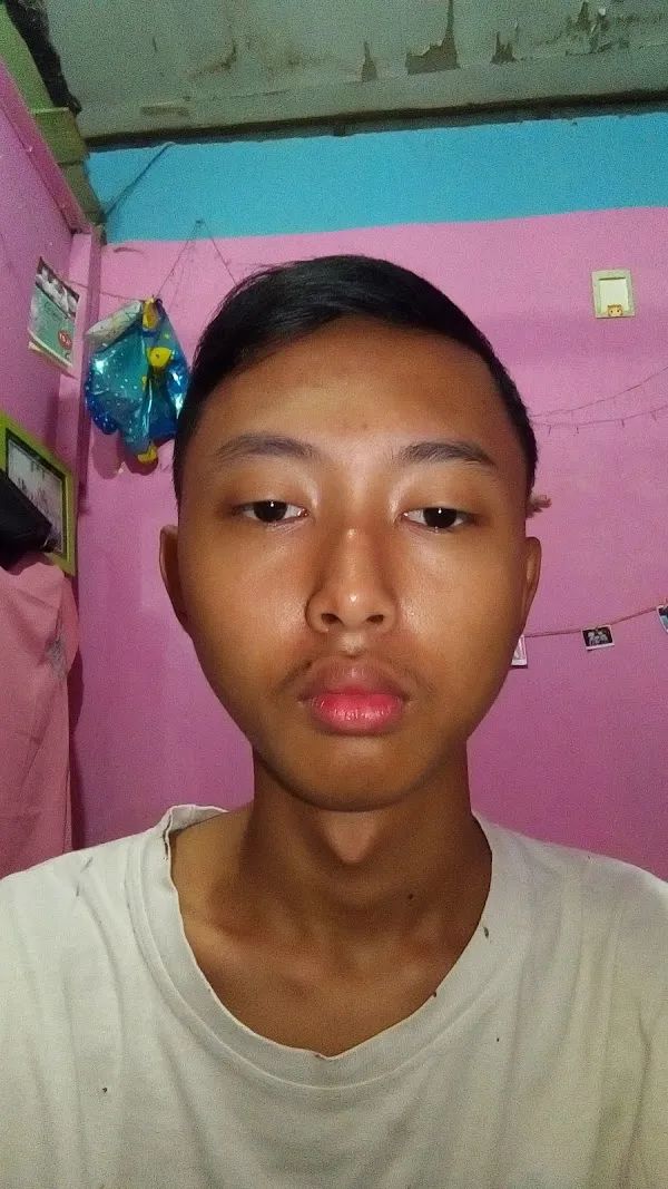 亏惨了！290万美元拍下的“天价推特”NFT，如今报价仅280美元？