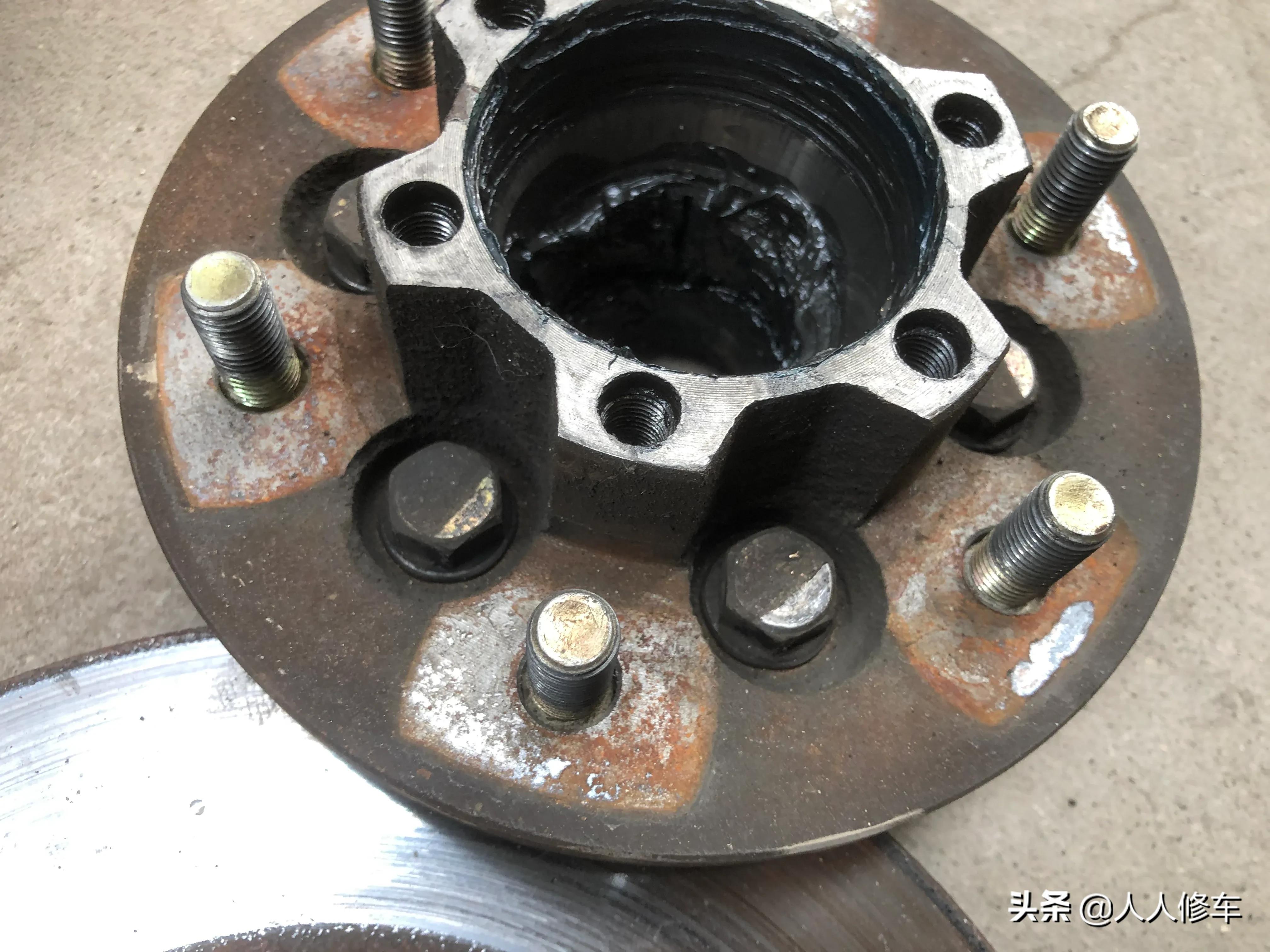 汽车车轮轴承需要定期上油保养吗？该如何做呢？