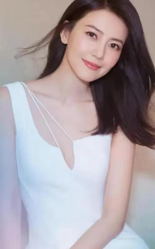 美图分享之高圆圆，端庄典雅，气质高贵，太美了