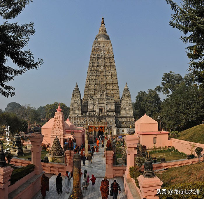 丰富的艺术和自然遗产,首府巴特那市一直被认为是古印度的权力中心