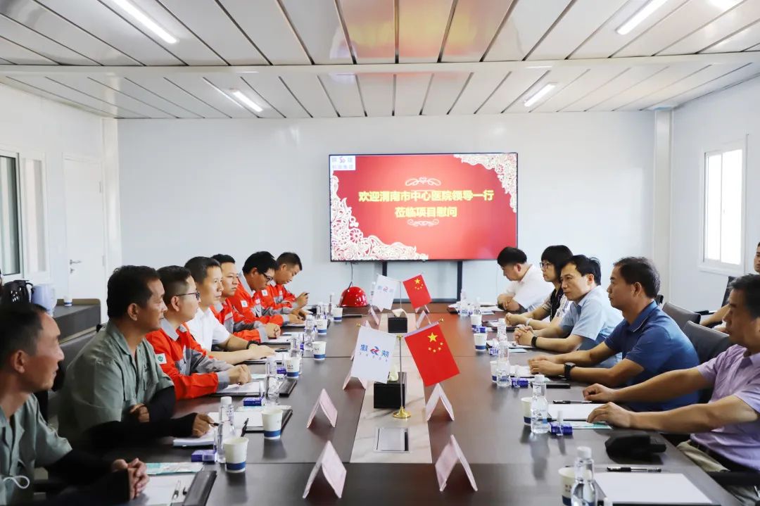 渭南市中心医院领导慰问第六医院建设项目施工一线人员