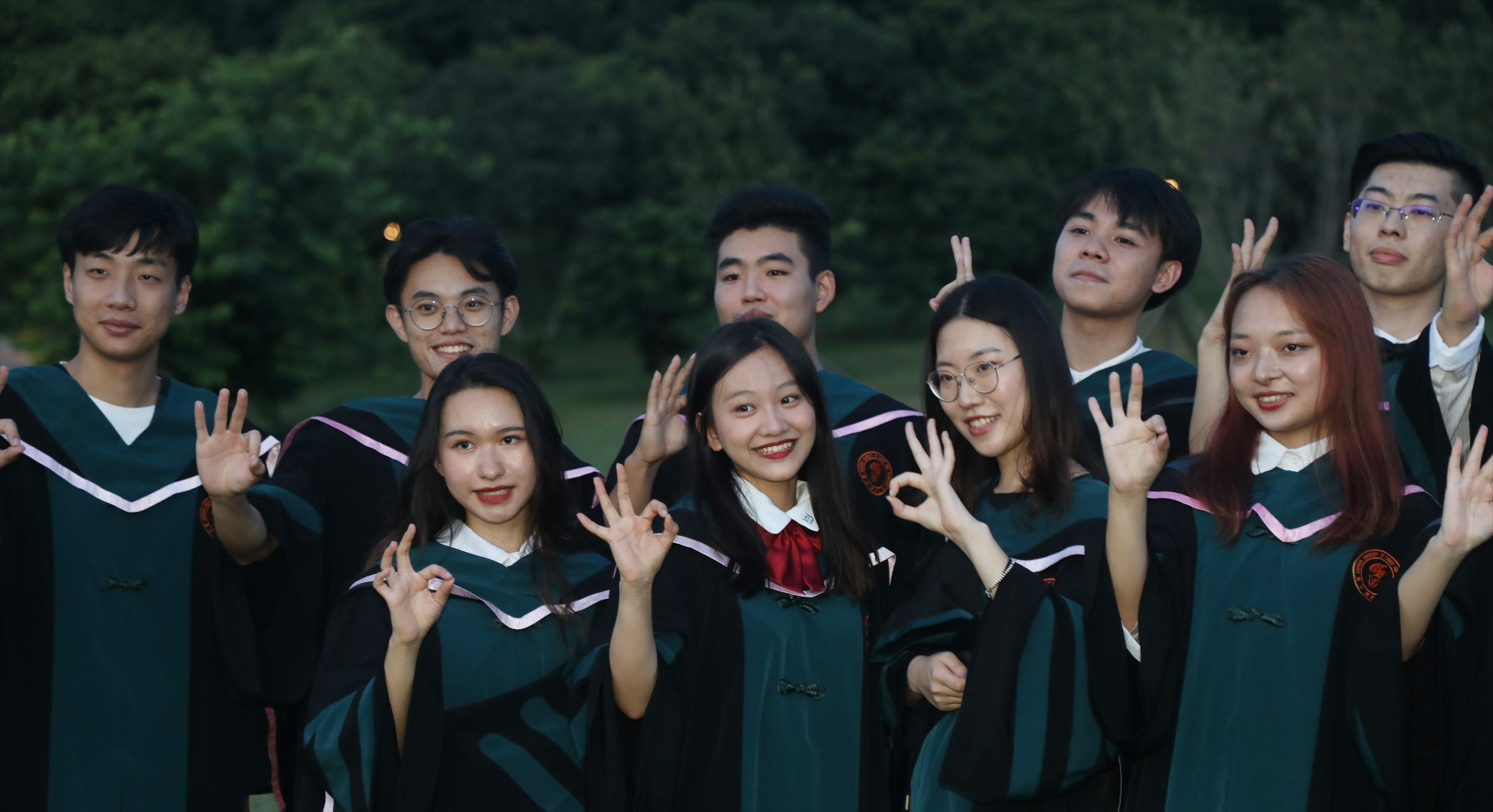 高考学子心中“最满意”的大学排行，清华仅排第三，跟想象不一样