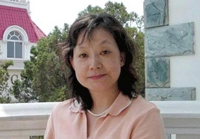 高考首位女状元：语文差1分满分，作文登人民日报，现发展如何？