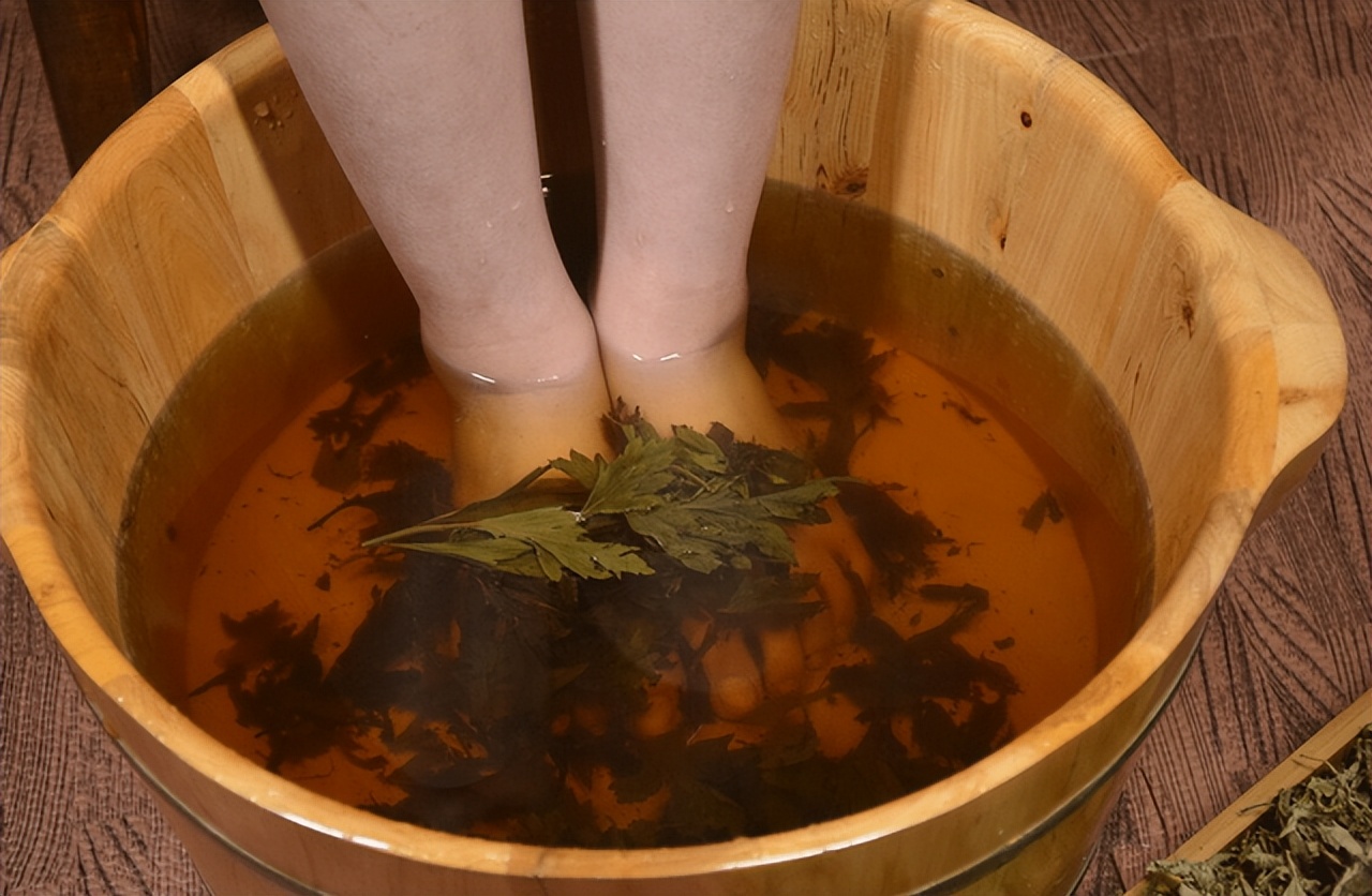 吃饱后，应该坐着、躺着，还是站着？提醒：饭后做5件事或会伤身