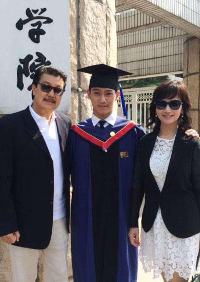 给最惊艳的“13位港姐”排个名：邱淑贞仅第4，张曼玉垫底了