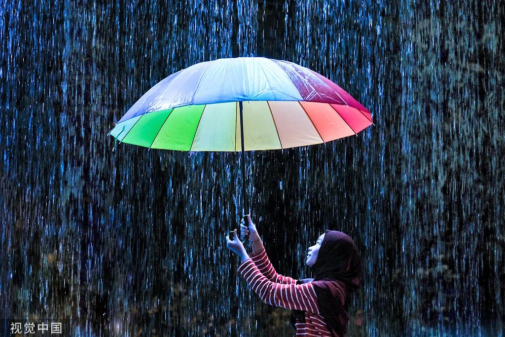 警方通报16岁初中女生在校分娩，如何保护“少年的你”？