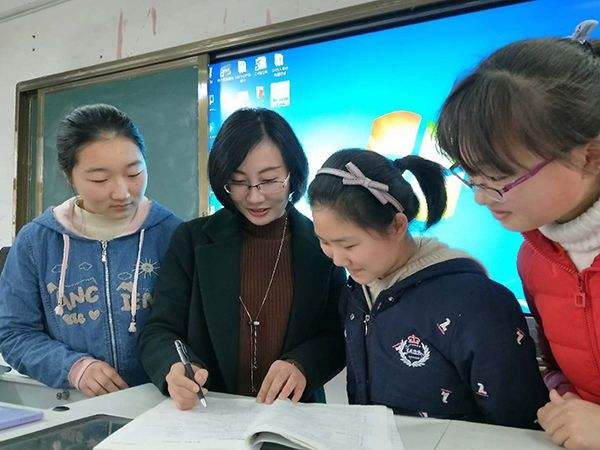 教师岗就业要求“升级”，有2类老师将被踢出学校，家长更安心了