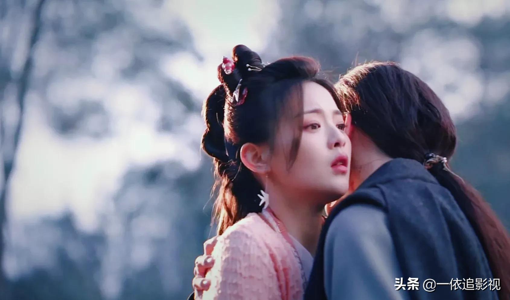 说英雄谁是英雄：王小石温柔帽檐贴贴好甜，杨超越温柔kswl吧？