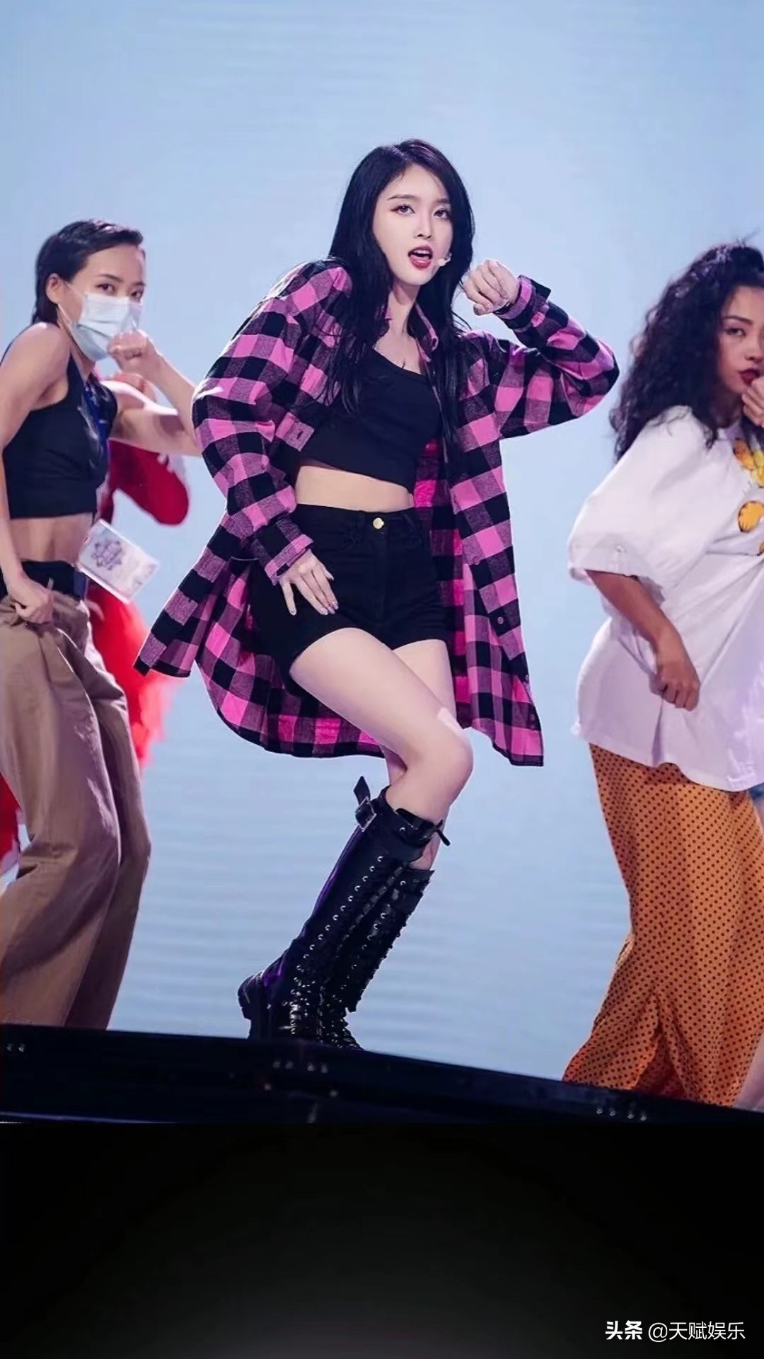 歌手30张演唱相片，大家猜准她是谁？小编给大家奖励（3）