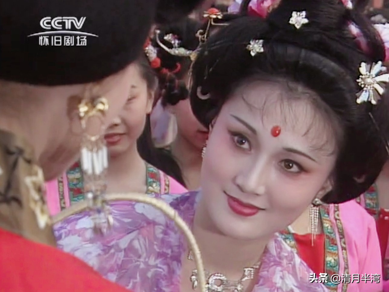 骨瘦如柴就别硬充唐美人了，这9位珠圆玉润才是唐宫里的真绝色