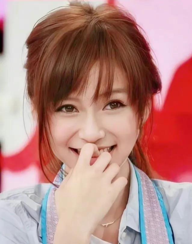 我一个女的都被baby迷住了，怎么能这么好看啊