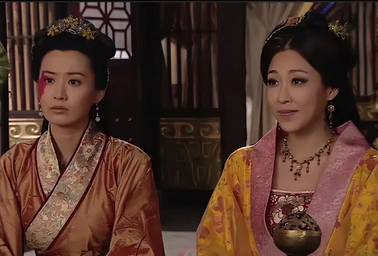 新版《钟无艳》黄梦莹美出天际 扮丑被说不用心学鞠婧祎蒋勤勤