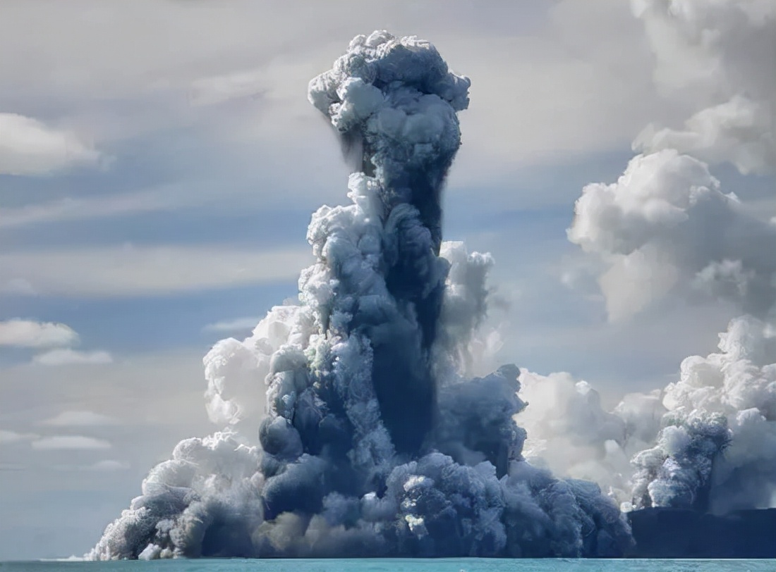 汤加火山喷发全国失联！火山灰可缓解温室效应，但日本人却怕了