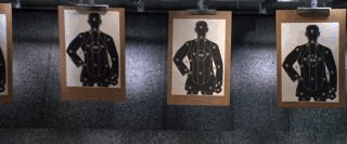 顶流巨星遭封杀？因家暴跌下神坛，还被质疑不会演戏，全靠服化道