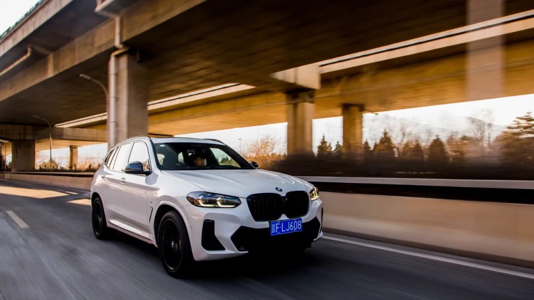 坚持运动的核心精髓 试驾宝马X3曜夜版