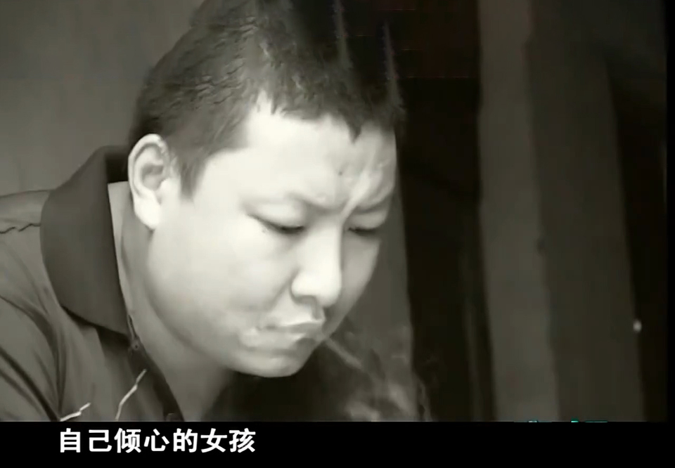 11年湖南新人欢喜结婚，喜宴数十亲朋却掩面哭泣，真实原因没想到