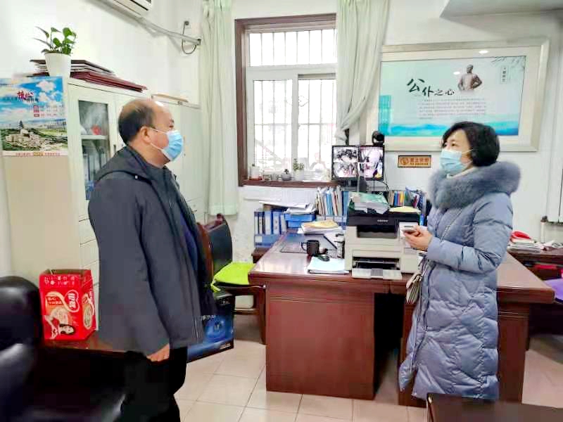 宝鸡市渭滨区法院党组书记、院长张向宏院长深入社区督导检查疫情防控工作